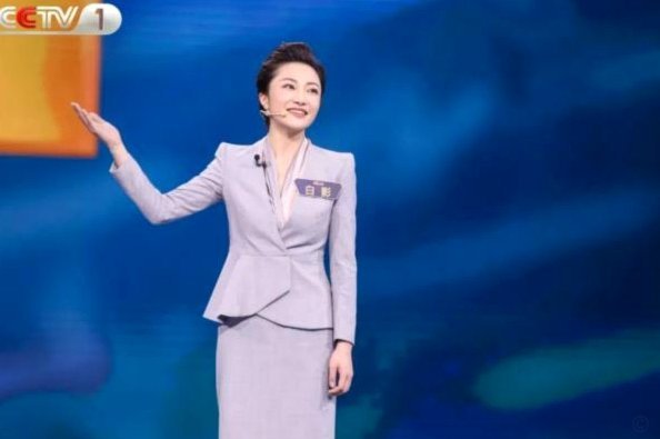 六台主持人：新闻发布会后，弗洛伦蒂诺已开始准备竞选活动