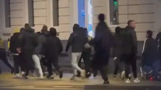 爱尔兰国门巴祖努拒绝对阵以色列，多名国脚也准备罢赛抗议